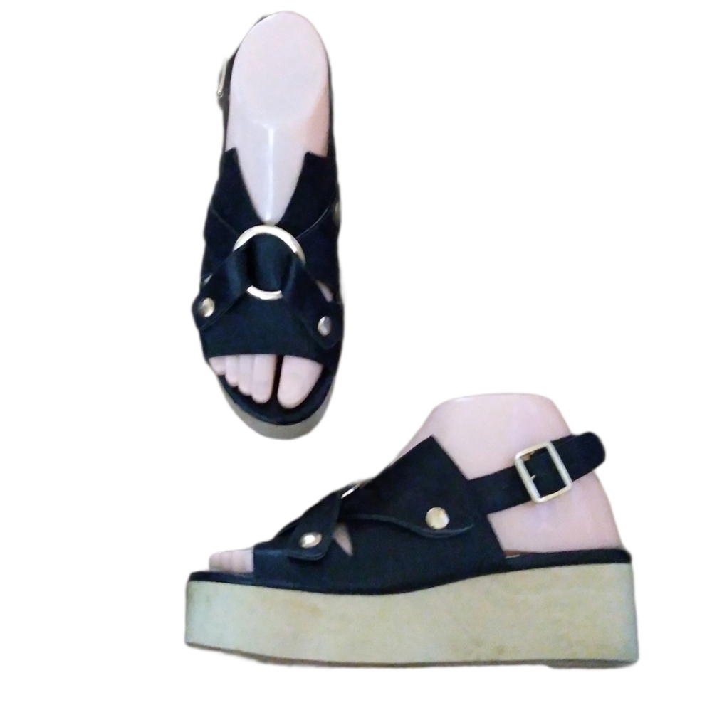Jaggar Black &‎ Gold Grommet Leather Platforms